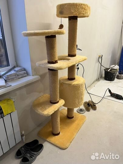 Кошачий домик с когтеточкой лежанка