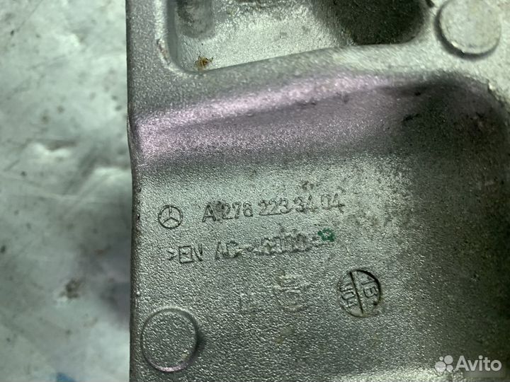 Кронштейн двигателя Mercedes-Benz GLC-Class