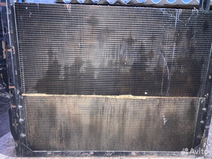 Радиатор охлаждения комбайна акрос 580