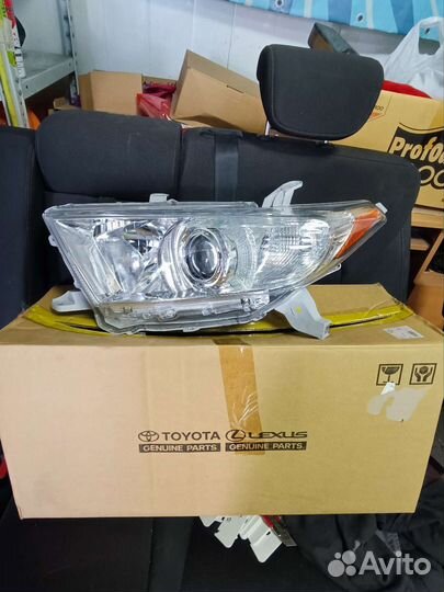 Фара левая Toyota Highlander