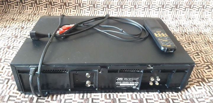 Видеомагнитофон jvc