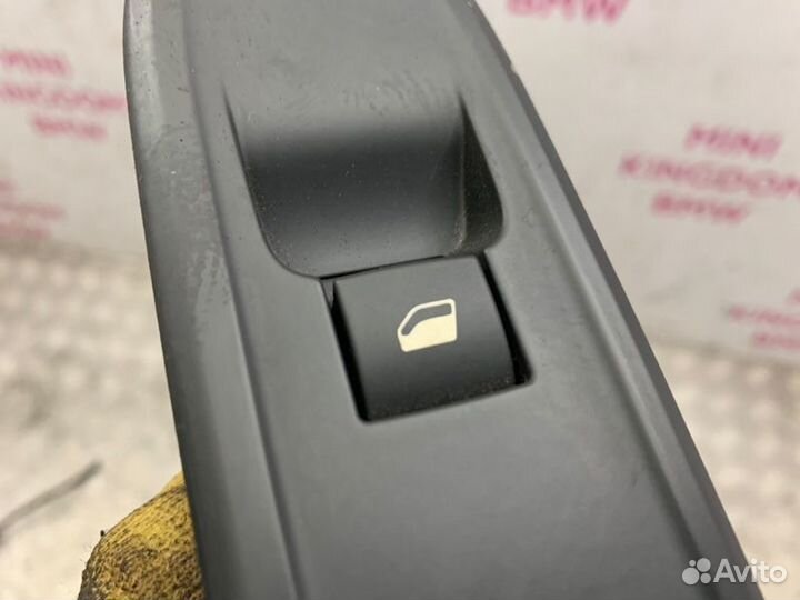 Кнопка стеклоподъёмника передняя правая Peugeot