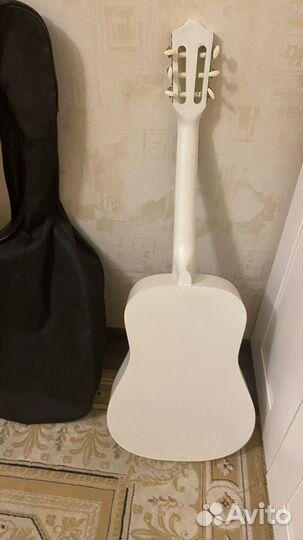 Акустическая гитара