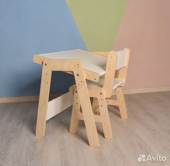 Растущий стул со столиком. Новый
