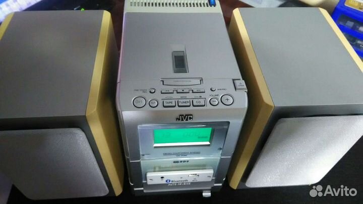 JVC UX-H30 с USB и Bluetooth