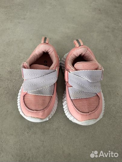Кроссовки для девочки