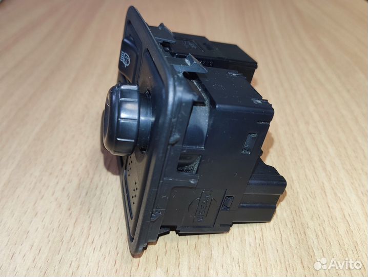 Блок кнопок Nissan Almera N16 1.5 2000-2006