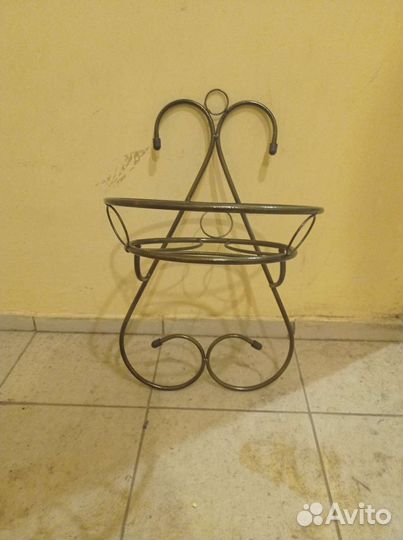 Подставка для цветов настенная