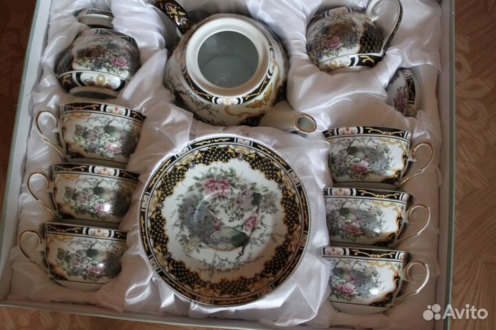 Новый фарфоровый чайный сервиз