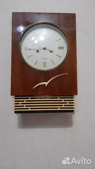 Часы настенные с боем Янтарь