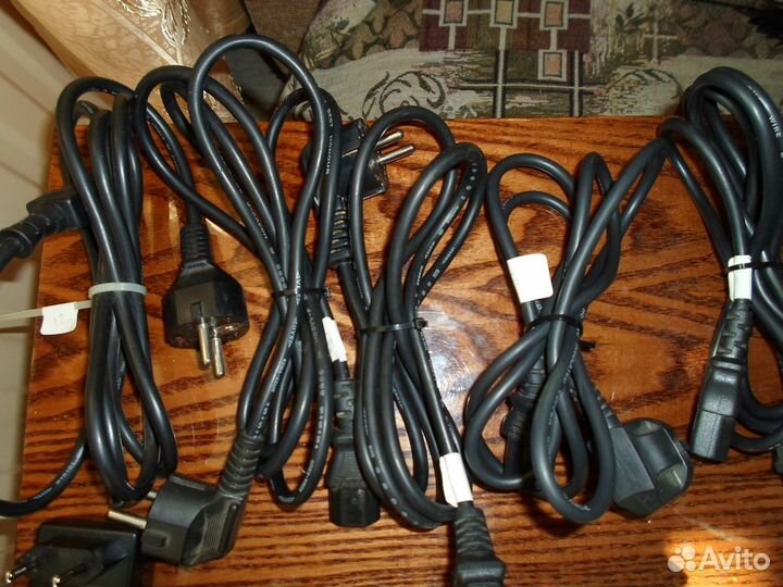 Кабели, зарядки, колокольчики, переходники