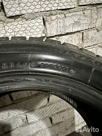 Toyo Observe Garit GIZ 215/50 R17