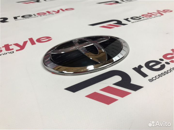 Эмблема в решетку Toyota Land Cruiser 200 U254