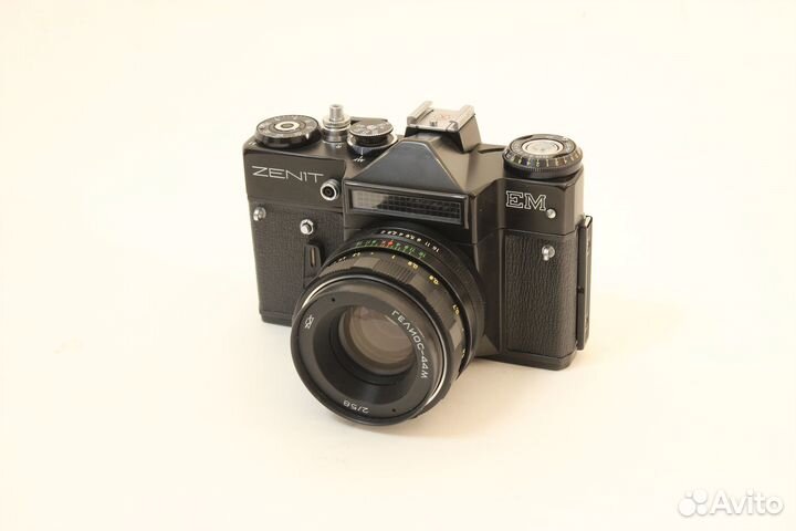 Фотоаппарат Зенит Eм черный + Гелиос-44М + Кофр