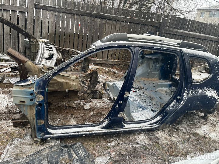 Кузов Рено Дастер по частям