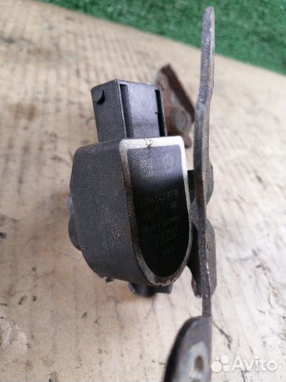 Датчик уровня кузова задний левый Mercedes-Benz