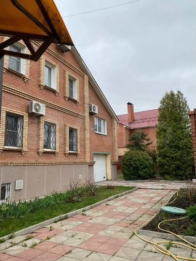 Дом 270 м² на участке 14 сот.