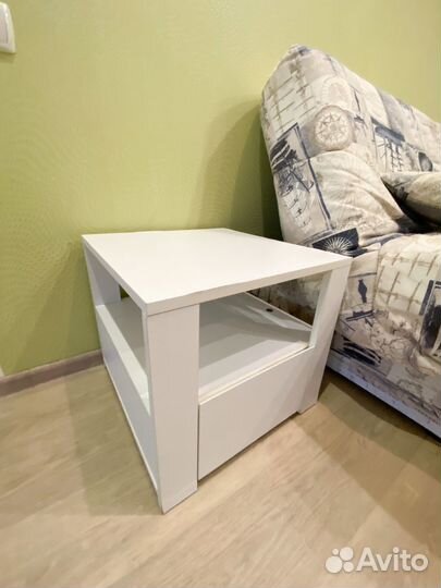 Тумба прикроватная столик