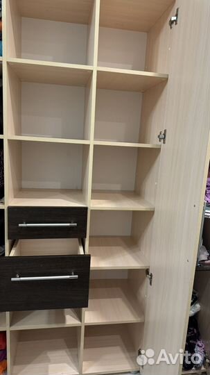 Шкаф с полками