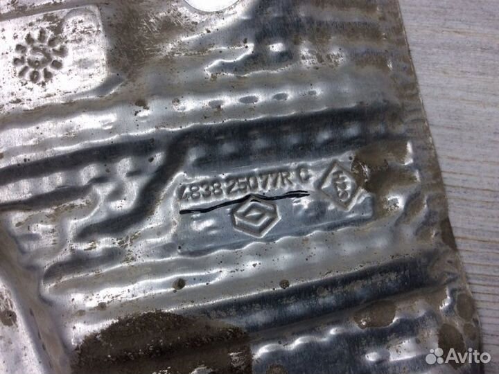 Экран тепловой Renault Arkana пробег 46 H5HA450