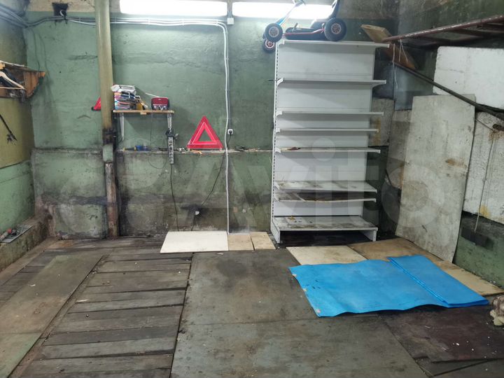 Гараж, > 30 м²