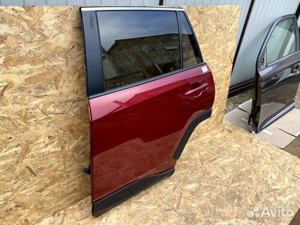 Toyota Rav-4 XA50 Дверь задняя левая