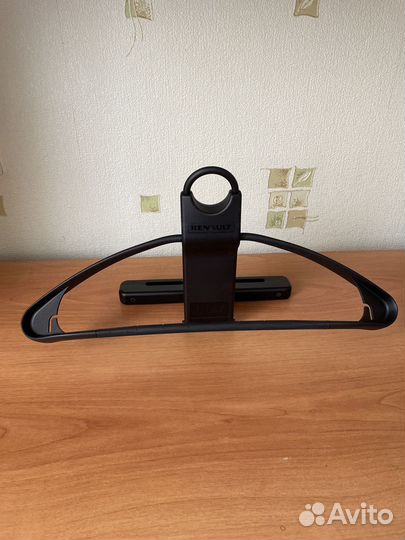 Вешалка автомобильная renault