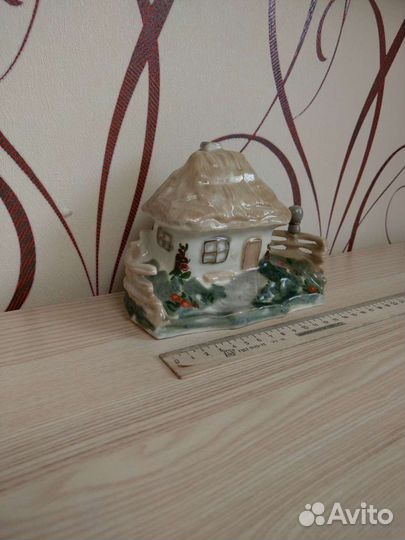 Винтажный фарфоровый домик
