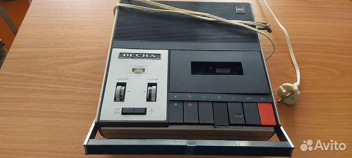 Кассетный магнитофон