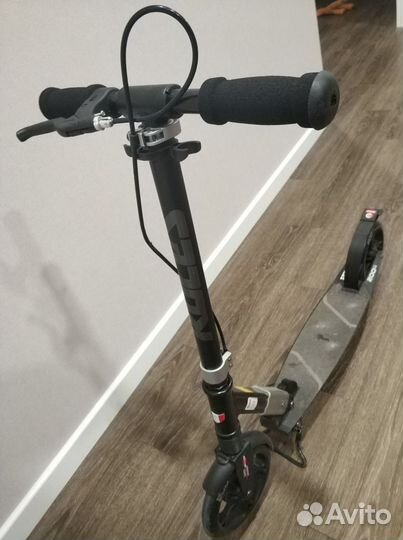 Самокат 2-х колесный Roces 200. До 100 кг