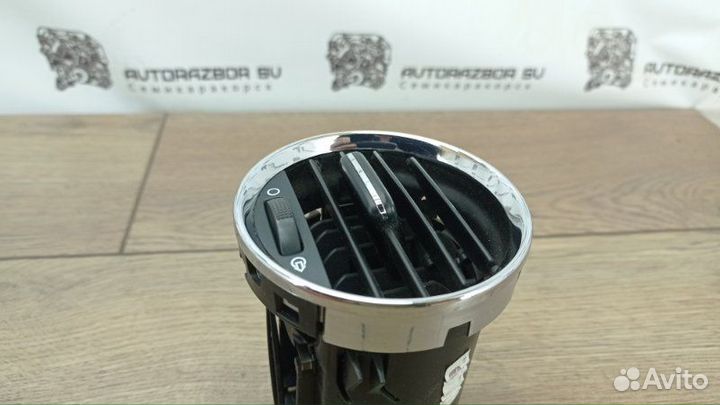 Воздуховод салона левый Peugeot 308 хетчбек EP6