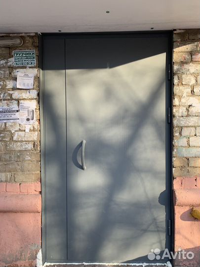 Дверь подъездная металлическая
