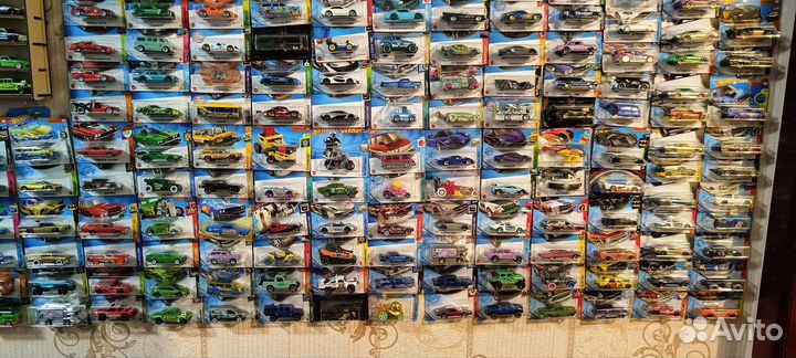 Hot wheels машинки