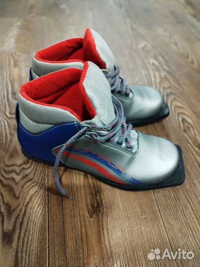 Лыжные ботинки