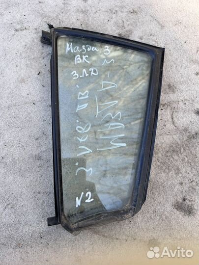 Форточка задней двери Mazda 3 BK