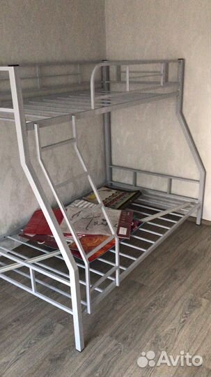 Двухъярусная кровать 
