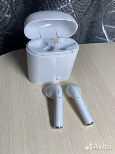 Беспроводные наушники i7S