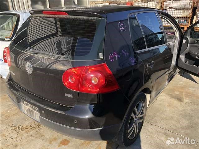 Разбор на запчасти Volkswagen Golf 5