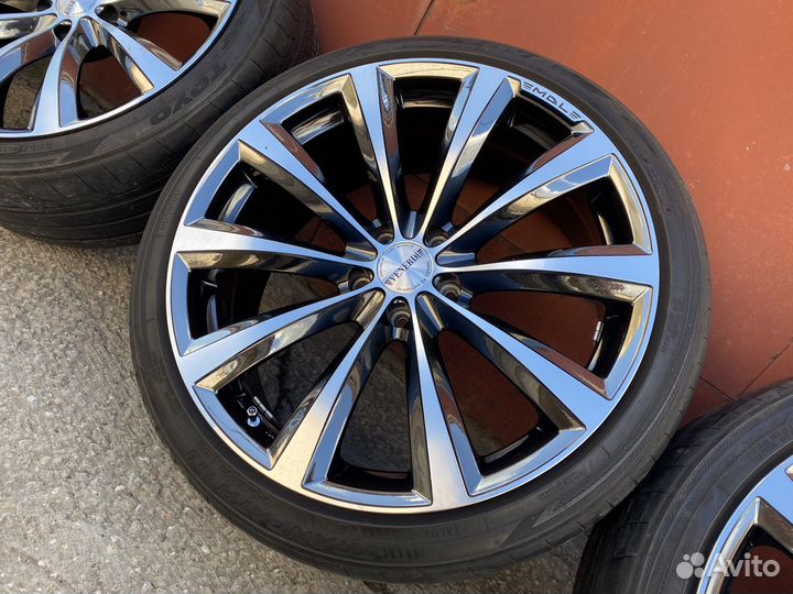 Venerdi r20; 5/114,3+ Toyo 245/35/20