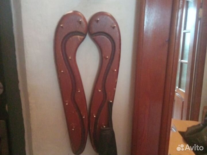 Резьба по дереву. Вешалки