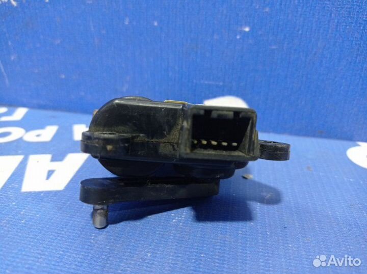 Моторчик заслонок отопителя Hyundai Elantra Hd