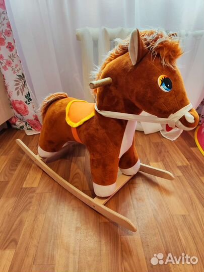 Детская качалка лошадь
