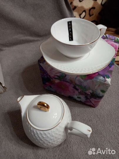 2набора ваза и чайник с чайной парой