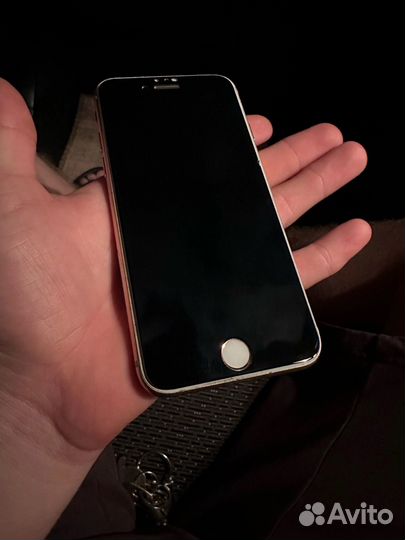 Телефон iPhone 8 64 gb