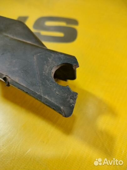 Кронштейн бампера передний левый Skoda Octavia A5