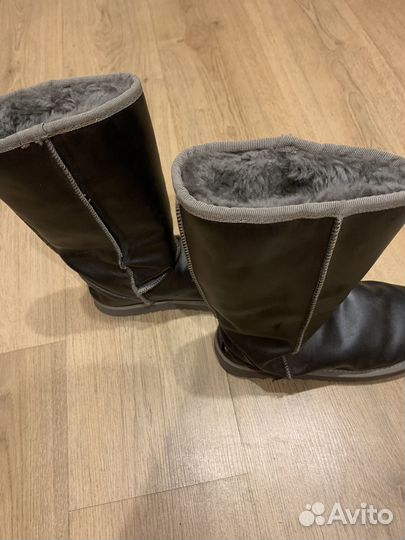 Зимняя обувь женская уги