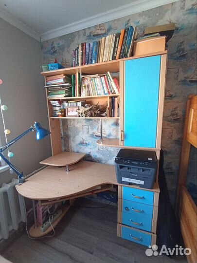 Угловой письменный стол