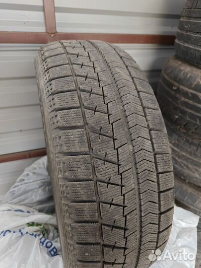 Bridgestone Blizzak VRX 225/60 R17 99S