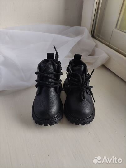 Ботинки демисезонные новые