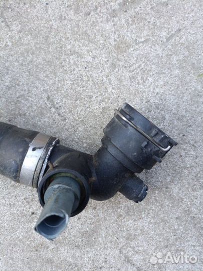 Патрубок охлаждения Audi A4 B9 2.0T 2018